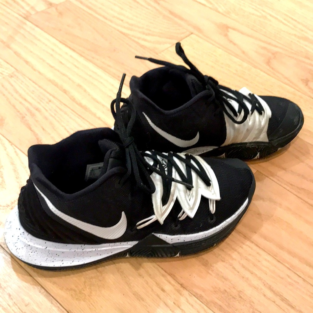 Nike Kyrie Irving Basketball Shoes Men’s 8